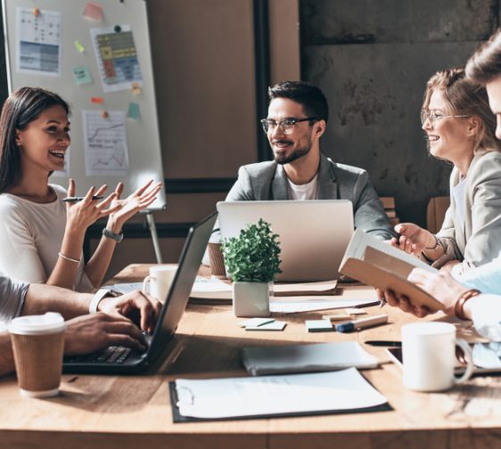 TEC-Canada-group-discussion-at-table